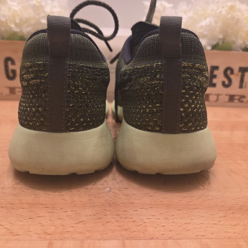 Nike Roshe One Flyknit Women's Running Shoes Rough Green/Black Size 9.5